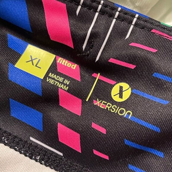 Xersion Black and Pink Geometric athletic wear - Picture 2 of 2
